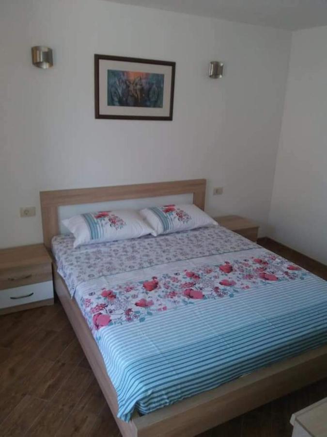 Olive Tree Apartments Tivat Exterior photo